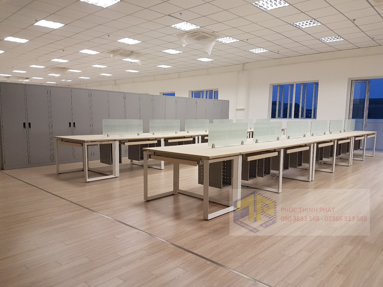 Bàn làm việc HRMD007 hòa phát